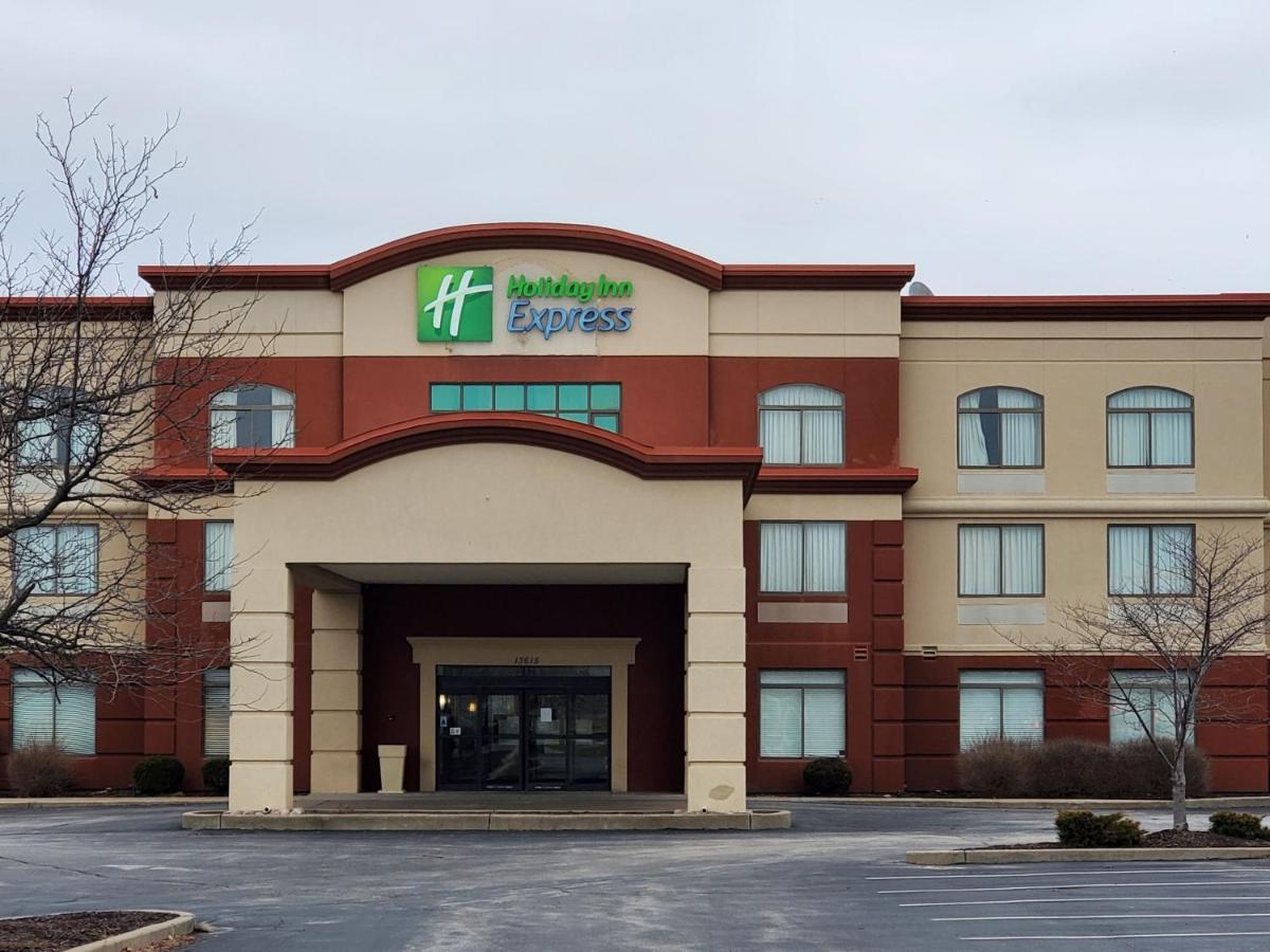 Holiday Inn Express St. Louis Arpt - Maryland Hgts, An Ihg Hotel Maryland Heights Exterior photo