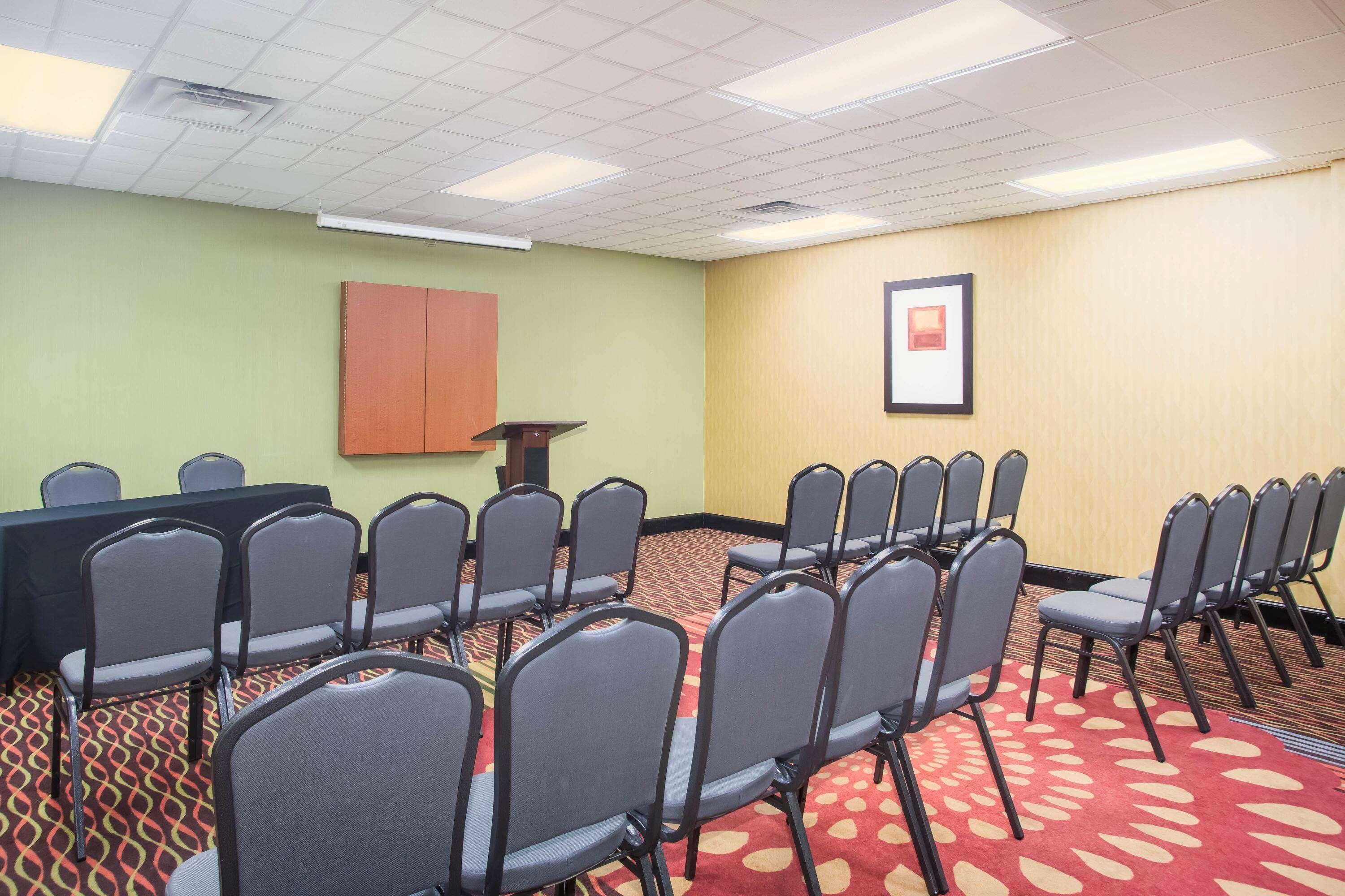Holiday Inn Express St. Louis Arpt - Maryland Hgts, An Ihg Hotel Maryland Heights Exterior photo